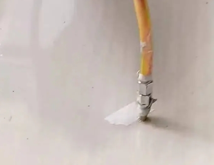 团风瓷砖空鼓维修公司专业解答在瓷砖铺贴过程中，如果使用的砂料过粗（如全部使用了粗砂），可能会导致以下问题